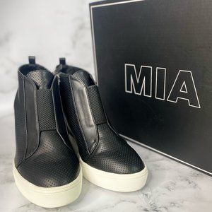 MIA New Mia Cristie Platform Wedge Sneaker New w/ Shoebox
